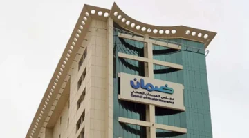 تغطية تأمينية شاملة للموظفين والمعالين: تفاصيل الالتزام الجديد لأصحاب العمل